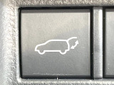 【パワーバックドア】スマートキーや運転席のボタンを押すだけでリアゲートが自動で開閉します!荷物を持っている時や、高い位置にあるバックドアを閉める際に便利な機能です♪