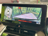 【パノラミックビューモニター】専用のカメラにより、上から見下ろしたような視点で360度クルマの周囲を確認することができます☆死角部分も確認しやすく、狭い場所での切り返しや駐車もスムーズに行えます。