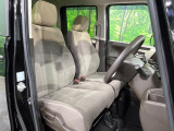 運転席シート廻りは使用感も少なく、良好な状態となっています。丁寧に使われていたことがよくわかりますね。