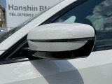 【BMWミラー】視認性の高いスタイリッシュなミラー。自動防眩機能も付いており夜間のドライビングをサポートします。