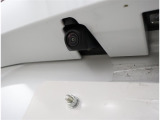 バックカメラが付いているので後方確認が非常にしやすいです。今や運転初心者も熟練者も必須装備!ついていて損はないですね♪