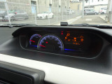 メーターパネルも知りたい情報が一目瞭然ですね。