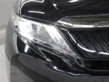 LEDヘッドランプには「オートマチックハイビームシステム」を搭載。夜間走行時にハイビームで走行可能と判断した場合、ロービームとハイビームを自動的に切り替え、前方視界確保をアシストします。
