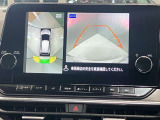 【アラウンドビューモニター】車を上から見下ろしているかのような映像で周囲の状況がひと目で確認、狭い駐車場に駐車するときも安心です♪