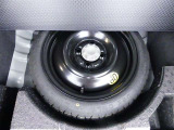 【応急用タイヤ】応急用タイヤが付属します。こちらもしっかりと点検してお渡しいたします。