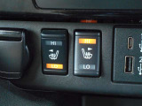 運転席と助手席にはシートヒーターが装備。寒い日でもすぐにシートが温まります!
