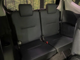 3列目シートはもちろん状態良好☆大人でもゆったりと座って頂けますので、大人数でのお出かけもラクラクです♪ご家族で、気の知れた仲間で、ドライブに行くのが楽しみですね♪
