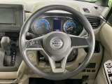 ステアリングも使用感が少なく、きれいな状態となっております♪