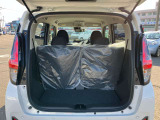 トランク(荷室)です!セカンドシートを折りたたむと長い荷物も収納できます。
