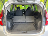 普段のお買い物や通勤、送迎等に十分な荷室スペースを確保しております。セカンドシートを倒すと、大きな荷物の積載も可能です♪