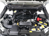 ■スバルと言えば水平対向エンジン。車体の低い位置に搭載されているので、万一の衝突時には、エンジンルームの下へ潜り込み、室内の乗員の被害軽減に貢献致します。