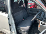 運転席まわりは、使用感も少なく良好な状態です。
