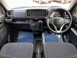 [室内]黒を基調としたシックな室内です☆落ち着いて運転して頂けます♪