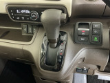 発進時から滑らかに加速する無段階変速のCVTはストップ&ゴーの多い街の中も快適です