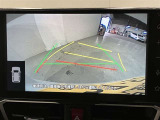 バックガイドモニターで、後方を確認しながら安心して駐車することができます。運転初心者も熟練者も必須の機能ですよ!