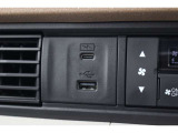 インパネトレーの下にはType-C(3A)のUSBジャックを備えています。