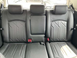 ☆ 【3列目シート】 3列目シートも状態良好 大人でもゆったりと座って頂けますので大人数でのお出かけもラクラクです ご家族ご友人とドライブに行くのが楽しみですね ☆