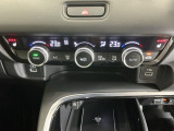 運転席/助手席シートヒーターで寒い日もすぐに温かくなり快適に過ごせます。3段階の温度調整が可能です