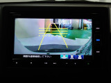 バックも安心のリアカメラ付いています。リアカメラがあると、いつでも安全にバックできますね。死角も減ります。3ビュー切り替え、ガイド線表示なので便利です。