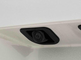 ナビゲーション等を装着した場合にバックするとき後方の安全確認ができるバックカメラが付いてます