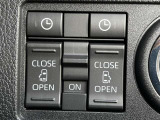 両側電動スライドドアのスイッチ付です。車内からもスイッチひとつで楽にドアの開閉が可能です。電動なので開閉時に力を使う必要がなく、半ドアになることもありません!