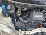 エンジンルームも綺麗に洗浄してから納車致します。普段あまり見ることが無い箇所だからこそ綺麗だと感動しますよね(*&acute;▽`*)