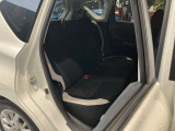 リヤシートも座面が厚く長距離ドライブには疲れが少ないと思います。