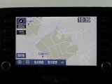 純正ナビを装備。タッチパネル式で使いやすく、お出かけもラクラクです。