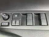 全席パワーウインドです。ドアミラーの格納調整も行えます!