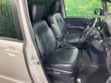 運転席シート廻りは使用感も少なく、良好な状態となっています。前オーナー様が丁寧に使っていたことがよくわかりますね。