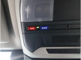 専用ボタンでコールセンターへ接続。状況に応じて緊急車両の要請やロードサービスの取次ぎを行います。重大事故の際は自動的にコールセンターにつながり、緊急車両やドクターヘリを要請します。(要申込)