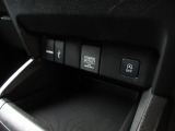 12V電源ソケットを設置しております。周辺機器の充電にご利用頂けます☆便利なUSBジャックも付いています☆