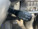 アクセルを踏まなくても設定した速度で走行可能なオートクルーズコントロールを装備しています!ロングドライブでも運転が楽になります。ブレーキやシフト操作でも解除可能です!