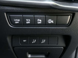 【2Wayドライビングポジションメモリー機能】お二人のシートパターンを記憶することができますので、運転時はボタン一つでシート調節できますね。