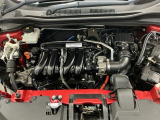 技術が詰まったエンジンルームもご覧の通りピカピカにクリーニング済みです。ハイブリッドなのでお財布にも環境にも優しいです。