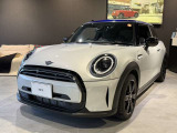 【MINI正規ディーラーMINI NEXT福岡東】弊社車輌をご覧頂き、誠にありがとうございます♪車輌価格には保証料金も含まれております。安心してご検討下さい! ※定休日 第二・第三火曜日と毎週水曜日