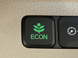 ★ECONスイッチ★ エコドライブを加速しよう!スイッチをONにすると、運転の仕方によるロスを抑え込み燃費をよくするようクルマが頑張ります(*^ー^*)燃費向上にチャレンジ♪