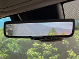 【デジタルインナーミラー】後席の大きな荷物や同乗者で後方が確認しづらい時でも安心!カメラが撮影した車両後方の映像をルームミラー内に表示。クリアな視界で状況の確認が可能です!