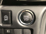 エンジンスタートスイッチです。キーが車内にあれば、エンジンの始動や停止はスイッチを押すだけ!キーを取り出す手間を省き、ワンプッシュで操作できるので簡単でスムーズです。