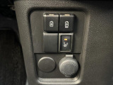 運転席は、シートヒーター付き、USB接続端子もあります。