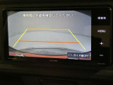 バックガイドモニターで、後方を確認しながら安心して駐車することができます。運転初心者も熟練者も必須の機能ですよ!