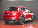 【CX-5】上質感と精悍さを兼ね備え、ワイド感を強調した意匠。オールラウンドな機能美と品格、洗練されたデザイン。