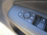ドアミラーの鏡面の調節、格納は運転席からすべて操作できます!