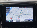 純正ナビを装備。タッチパネル式で使いやすく、お出かけもラクラクです。