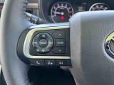 ナビゲーションの装着でステアリングホイール左側のスイッチが操作ができます。オーディオの操作、切替が可能になり、運転しながらでも扱えるので、とても便利です♪