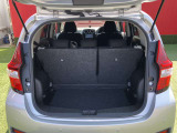 普段のお買い物や通勤使用に十分な荷室スペース!セカンドシートを倒すと、大きな荷物の積載も可能です!