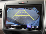 バックをするとき自動でリアの様子が映る『リアカメラ』付き!ナビ画面で確認しながらバックができますから安心ですね。でも、目視も大切ですよ!安全第一でお願いします!