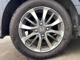 純正アルミホイールです。足元が引き立つので、車全体のイメージがアップしますよ!