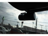 日産純正のドライブレコーダーがあれば、高速での走行時や夜間、もしもの事故の瞬間などどんな状況下にあってもしっかりと録画し、鮮明な画像で細部まで確認できます。