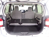 セカンドシートを倒すとさらに広々のラゲッジスペース